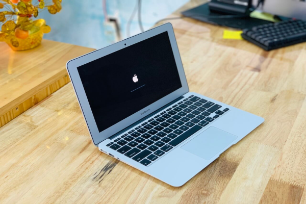 MacBook Air 13 2015 MJVG2J - thiết kế sang trọng, mỏng nhẹ