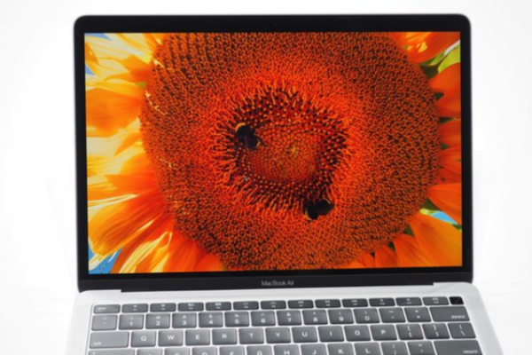 MacBook Air 2018 MREC2 sở hữu màn hình Retina với độ phân giải sắc nét
