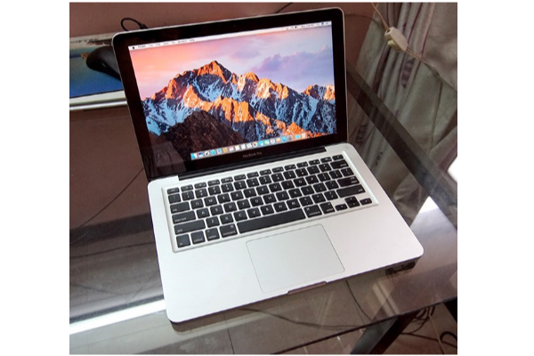 Bàn phím và Touchpad của Macbook Pro MD101