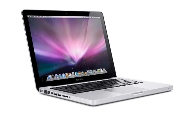 MacBook Pro MD102 vẫn giữ vững phong cách thiết kế nổi tiếng của Apple