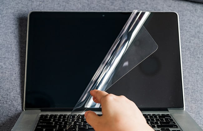lựa chọn miếng dán bảo vệ màn hình macbook uy tín