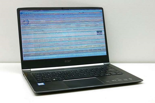 biểu hiện màn hình laptop bị giật khi dùng pin